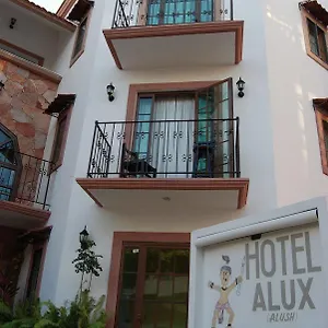 https://alux-playa.allrivieramayahotels.com
